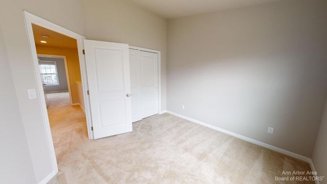 2794 Ashcombe Drive, Ann Arbor, MI 48105