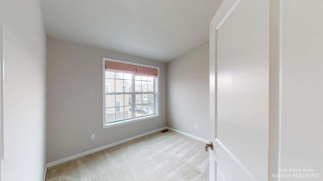 2794 Ashcombe Drive, Ann Arbor, MI 48105