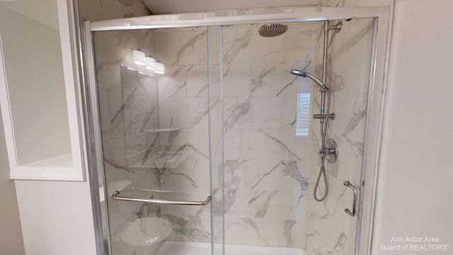 2794 Ashcombe Drive, Ann Arbor, MI 48105