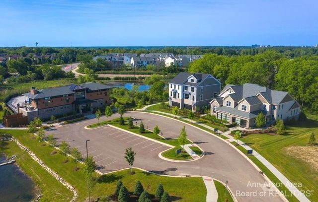 2794 Ashcombe Drive, Ann Arbor, MI 48105