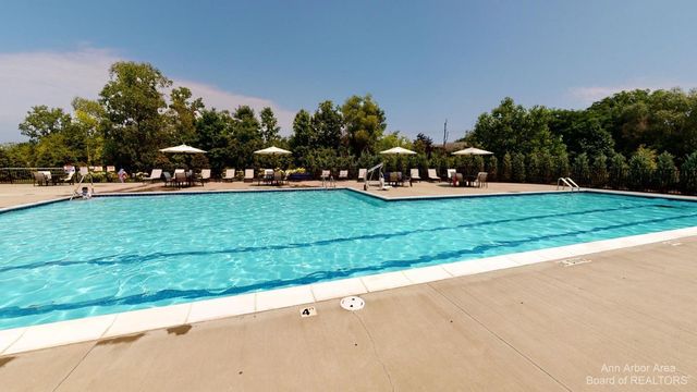 2794 Ashcombe Drive, Ann Arbor, MI 48105