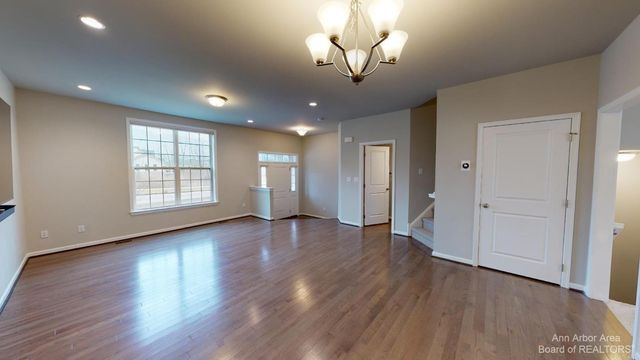 2794 Ashcombe Drive, Ann Arbor, MI 48105