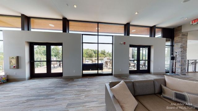 2794 Ashcombe Drive, Ann Arbor, MI 48105