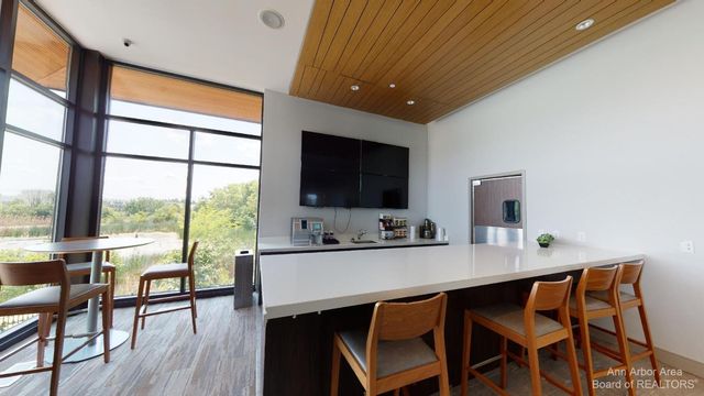 2794 Ashcombe Drive, Ann Arbor, MI 48105