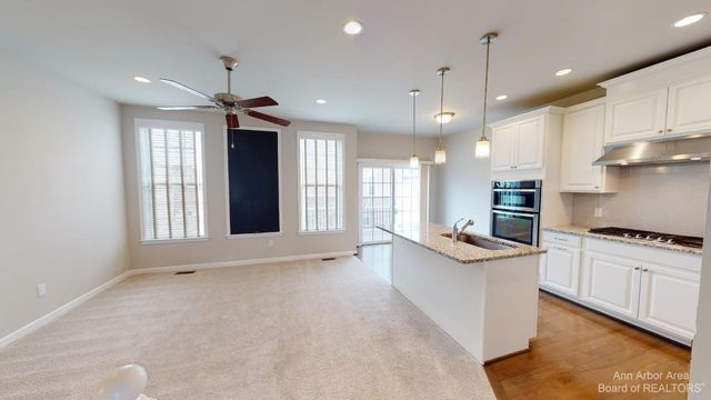 2794 Ashcombe Drive, Ann Arbor, MI 48105