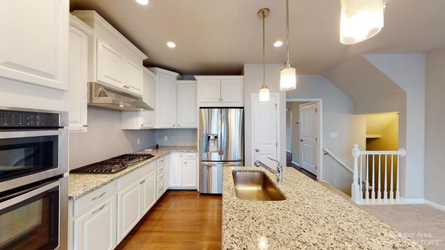 2794 Ashcombe Drive, Ann Arbor, MI 48105