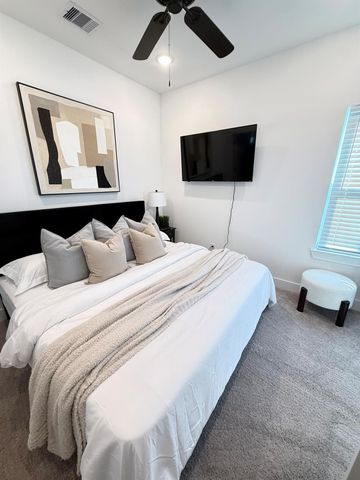 5527 Denmark Street B, Houston, TX 77028