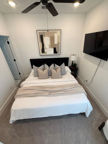 5527 Denmark Street B, Houston, TX 77028