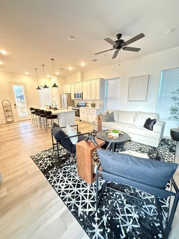 5527 Denmark Street B, Houston, TX 77028