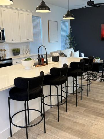 5527 Denmark Street B, Houston, TX 77028