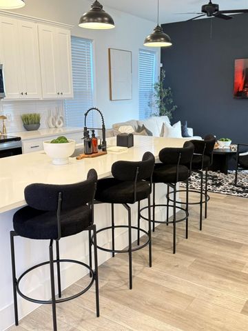 5527 Denmark Street B, Houston, TX 77028