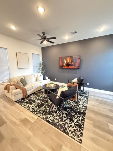 5527 Denmark Street B, Houston, TX 77028