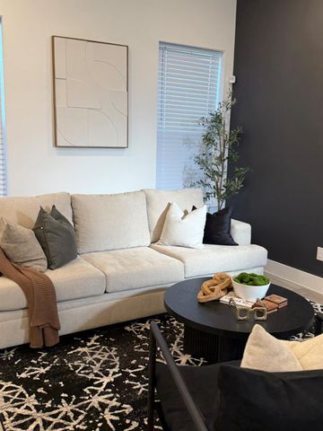 5527 Denmark Street B, Houston, TX 77028