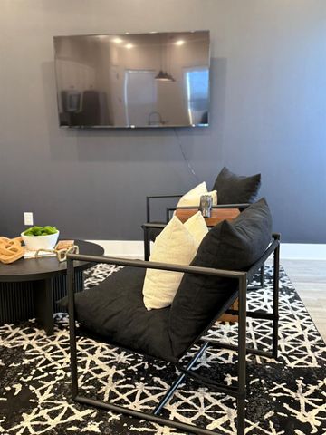 5527 Denmark Street B, Houston, TX 77028