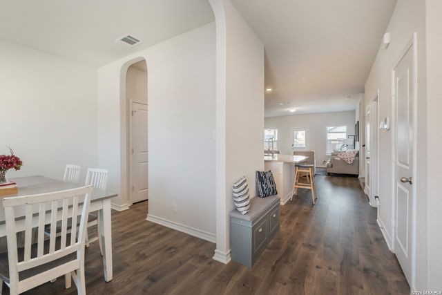 6815 Whisper Grove, San Antonio, TX 78252