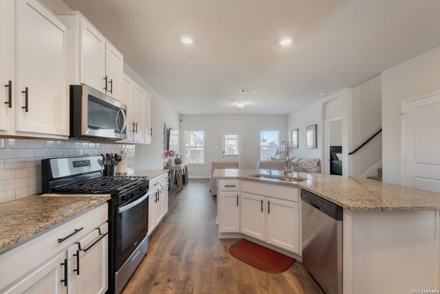 6815 Whisper Grove, San Antonio, TX 78252