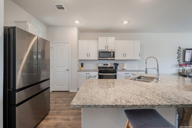 6815 Whisper Grove, San Antonio, TX 78252