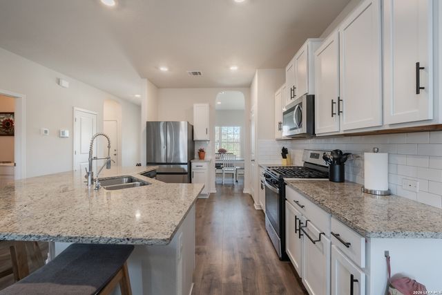 6815 Whisper Grove, San Antonio, TX 78252