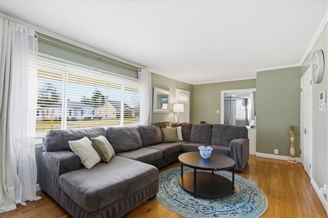 758 Parkway The Street, Jackson, MI 49203