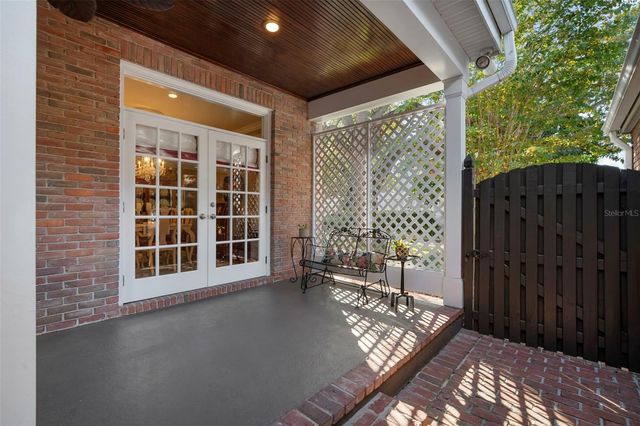 2531 W WATROUS AVENUE, Tampa, FL 33629