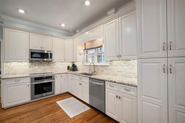 2531 W WATROUS AVENUE, Tampa, FL 33629