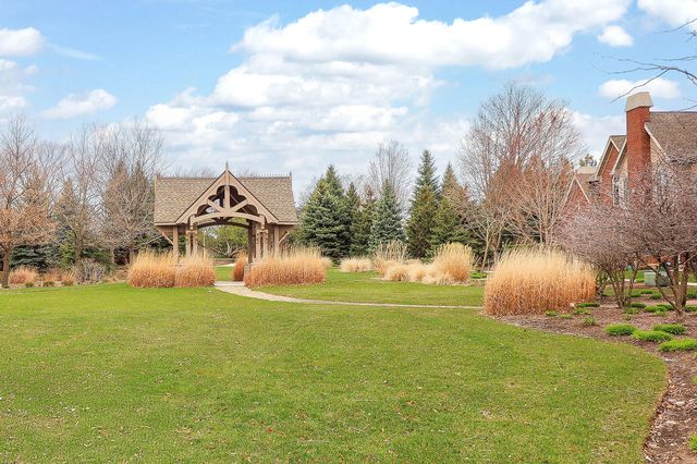 169 Waverly Court, Bloomingdale, IL 60108