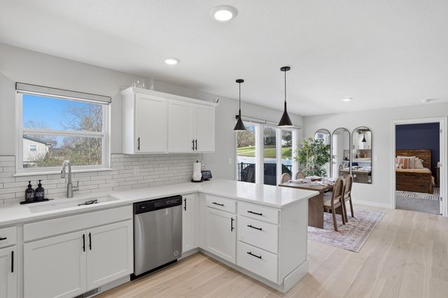 7490 S LAVENDER DR, Columbia, MO 65203