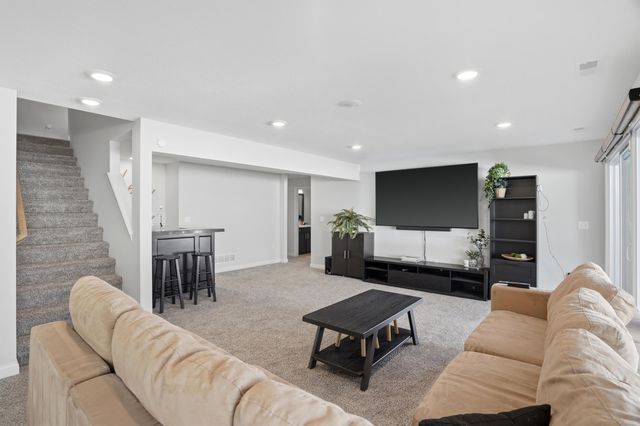 7490 S LAVENDER DR, Columbia, MO 65203