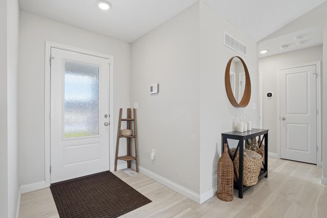 7490 S LAVENDER DR, Columbia, MO 65203