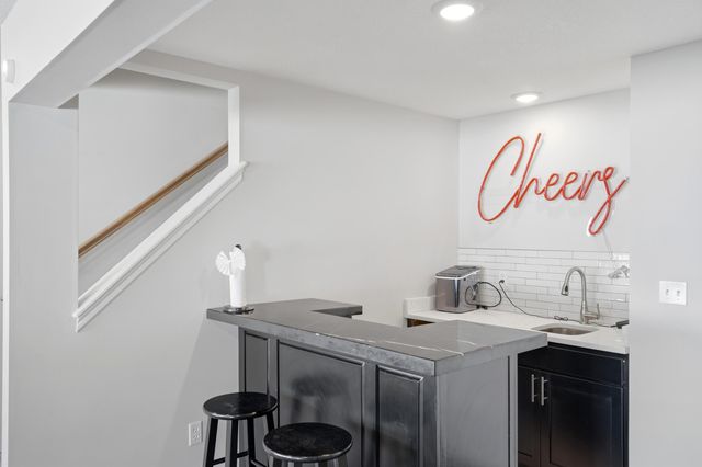 7490 S LAVENDER DR, Columbia, MO 65203