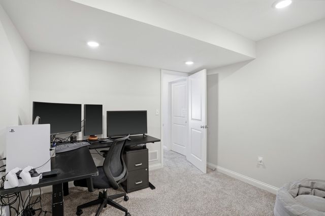 7490 S LAVENDER DR, Columbia, MO 65203