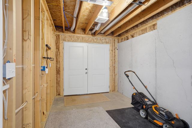 7490 S LAVENDER DR, Columbia, MO 65203