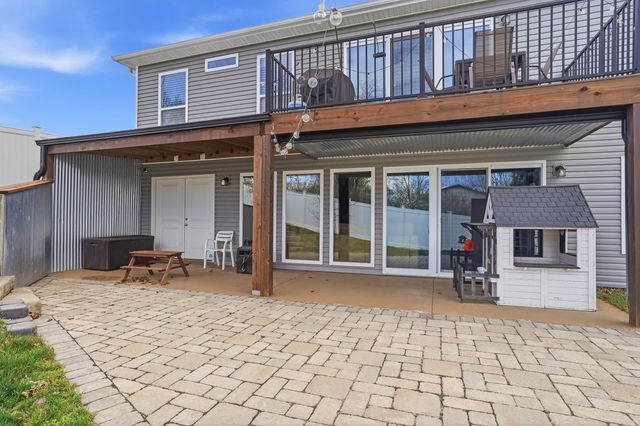 7490 S LAVENDER DR, Columbia, MO 65203