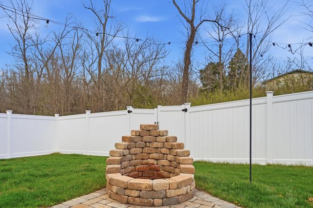 7490 S LAVENDER DR, Columbia, MO 65203