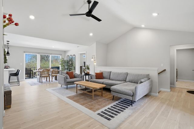 7490 S LAVENDER DR, Columbia, MO 65203