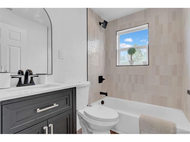 3715 N Jackson St, Denver, CO 80205