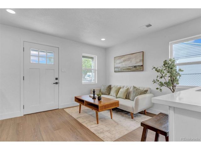 3715 N Jackson St, Denver, CO 80205