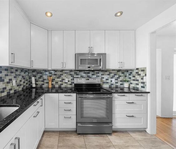 1617 NE 3rd Ct, Fort Lauderdale, FL 33301