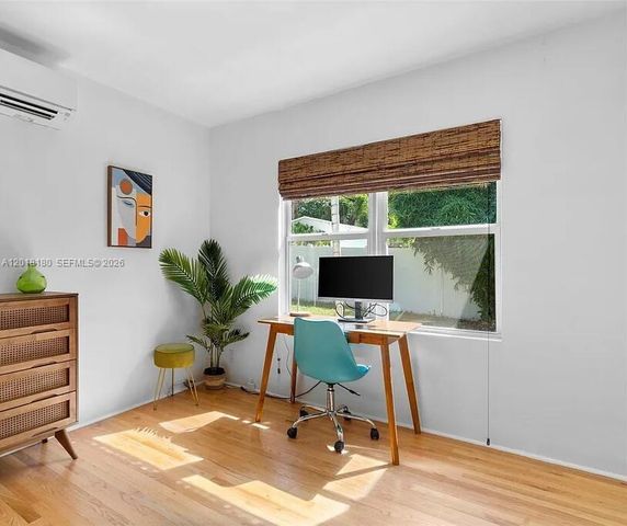 1617 NE 3rd Ct, Fort Lauderdale, FL 33301