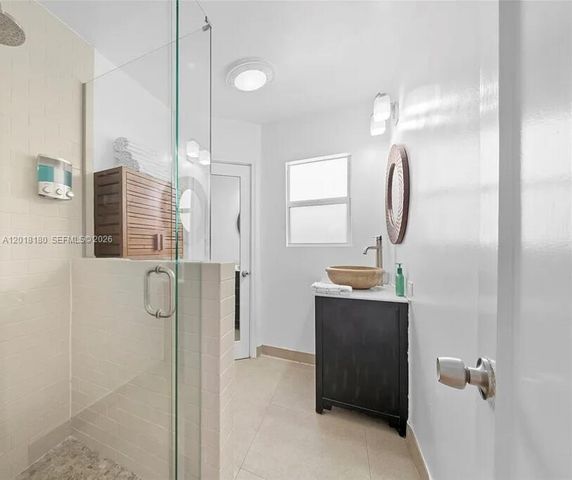 1617 NE 3rd Ct, Fort Lauderdale, FL 33301