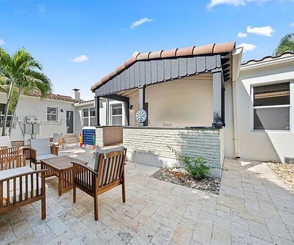 1617 NE 3rd Ct, Fort Lauderdale, FL 33301