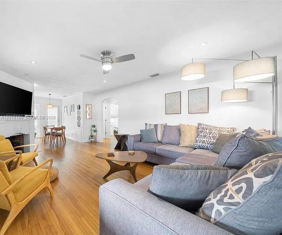 1617 NE 3rd Ct, Fort Lauderdale, FL 33301