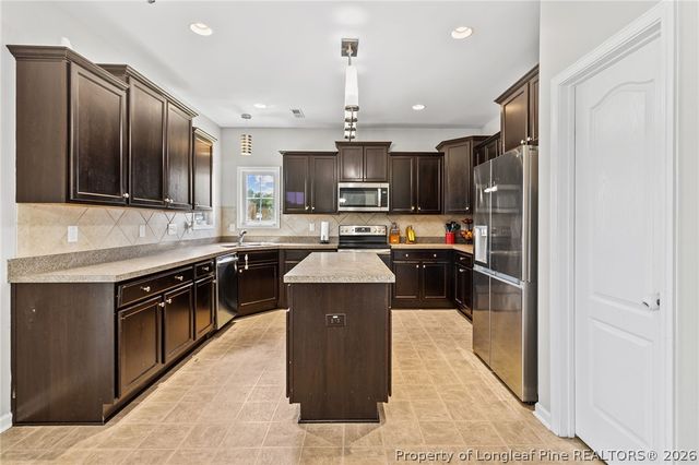 6613 Planters Row Drive, Hope Mills, NC 28348