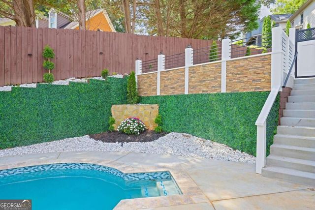 762 Bedford Oaks Drive, Marietta, GA 30068