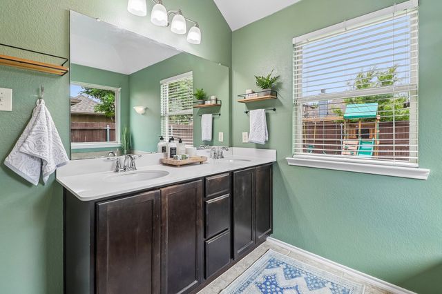 204 Rugby Lane, Mckinney, TX 75072