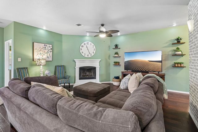 204 Rugby Lane, Mckinney, TX 75072