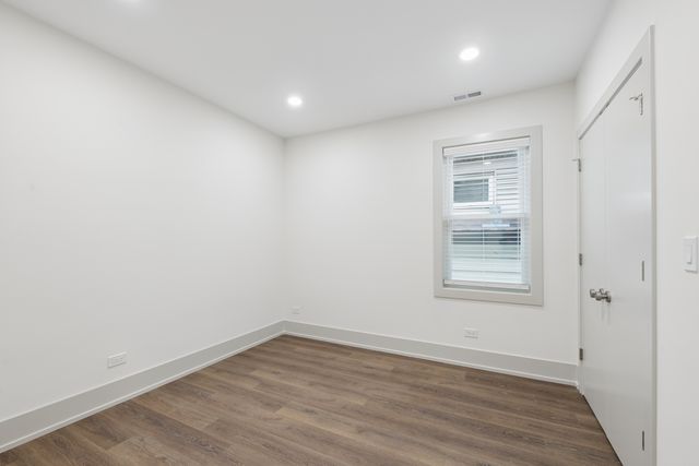 2719 W St Georges Court 1, Chicago, IL 60647