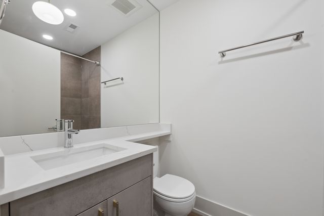 2719 W St Georges Court 1, Chicago, IL 60647