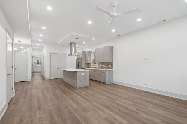 2719 W St Georges Court 1, Chicago, IL 60647