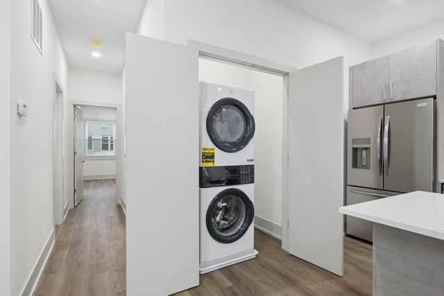 2719 W St Georges Court 1, Chicago, IL 60647